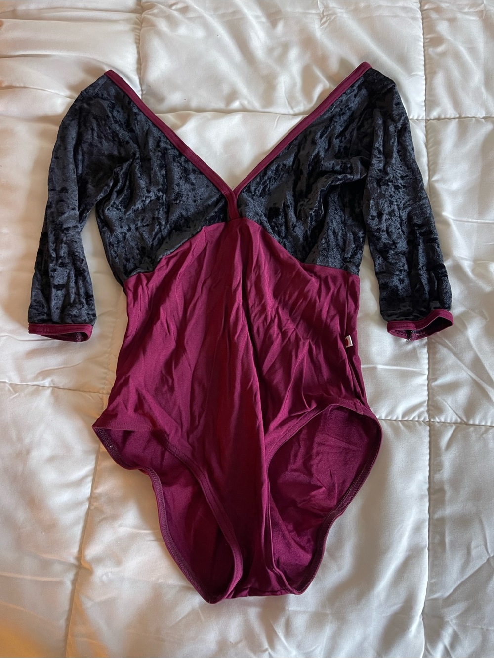 Yumiko Velvet-Trim Maroon and Black Long-Sleeve Leo small